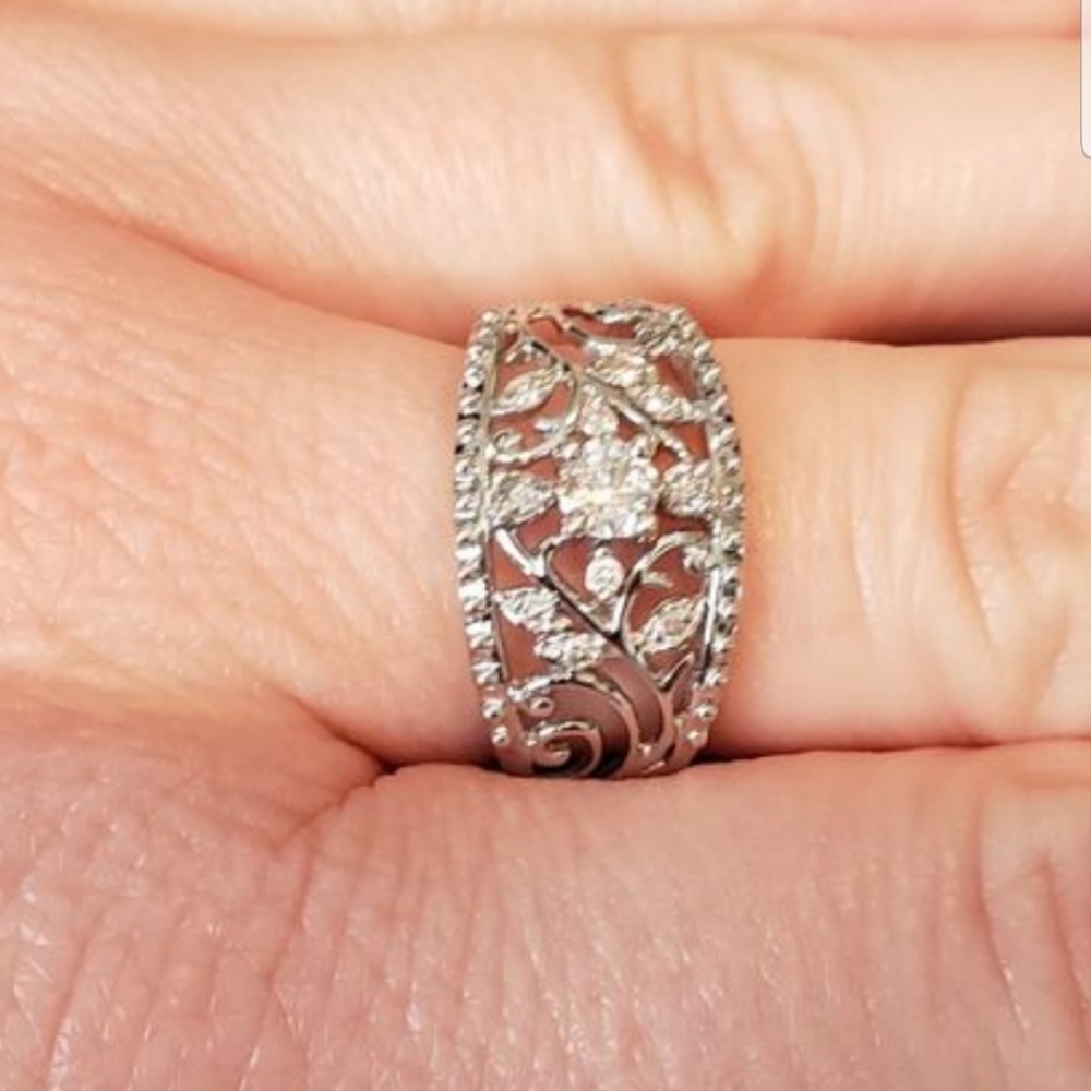 14kt white gold approx 1/3 ct diamond ring